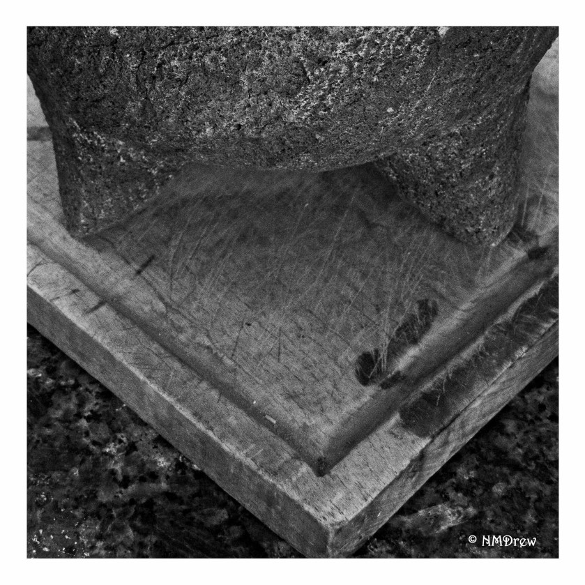 11-365-molcajete-on-the-corner-of-the-cutting-board